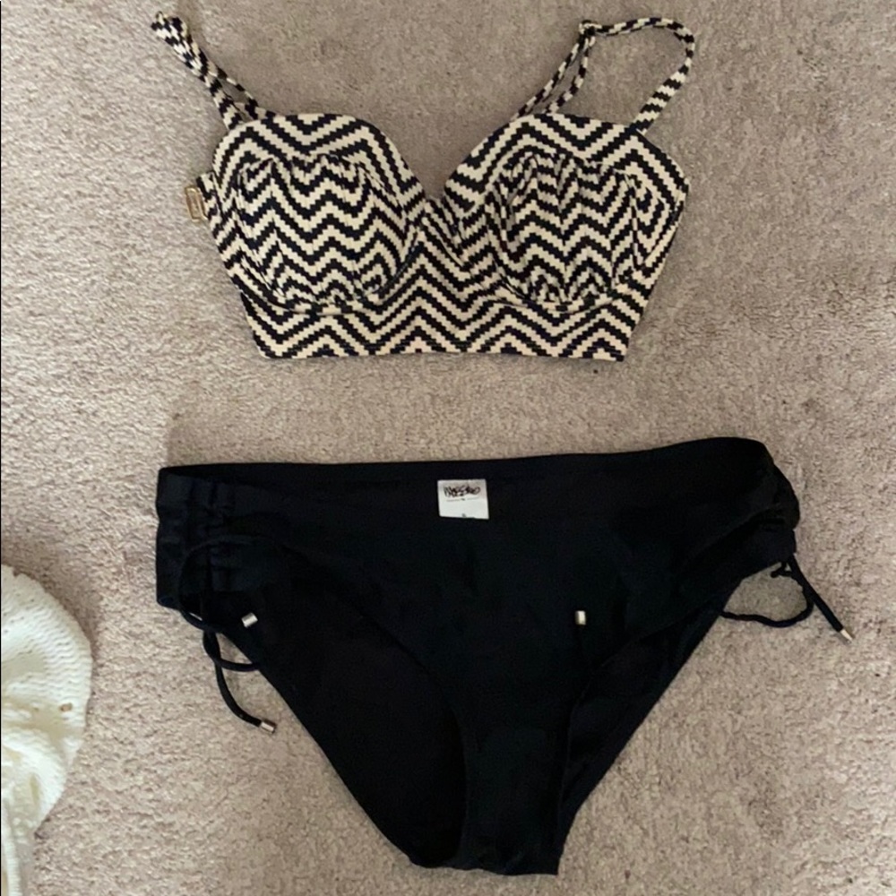 Mossimo swim bottoms! Xhilaration swim top!